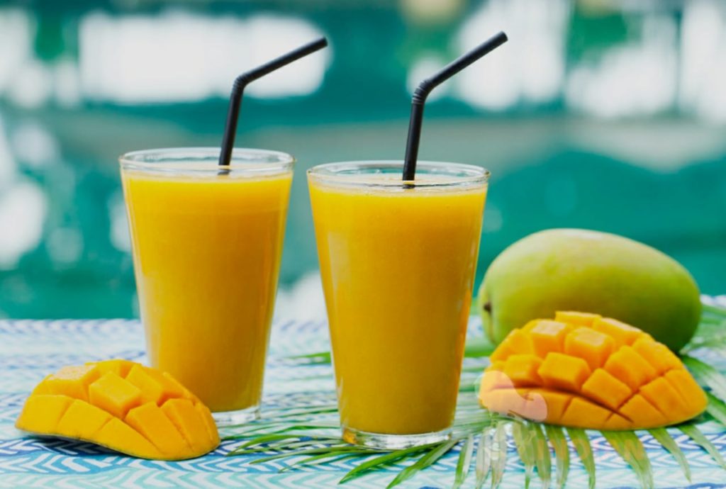 How to Make Refreshing Mango Juice at Home